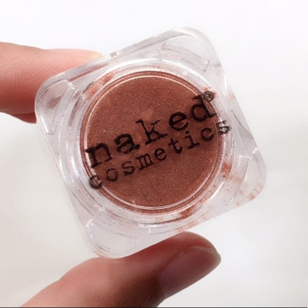 NAKED COSMETICS Heavy Metal In HE-04
